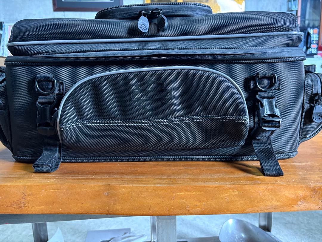 ハーレーツアーパックラックバッグ