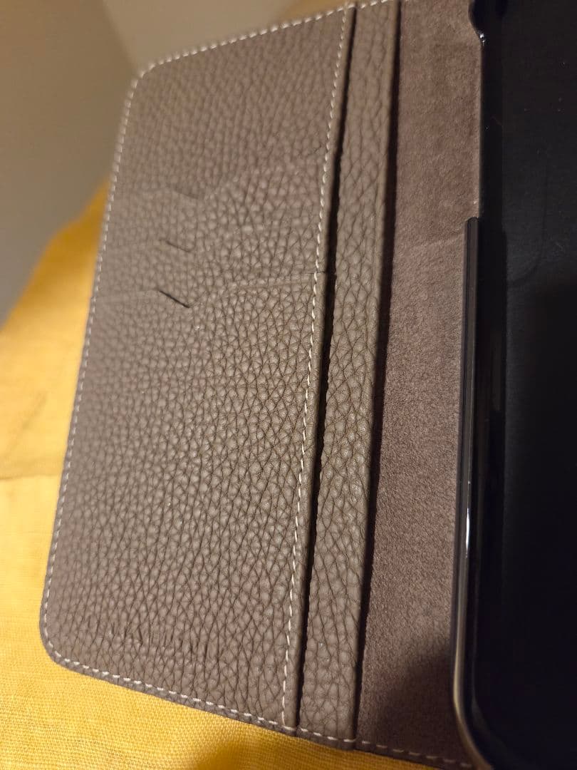 【美品】手帳型 iPhone11ケース アイボリー×エトープ　バイカラー