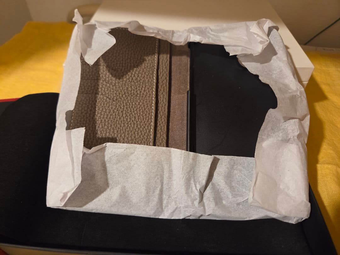 【美品】手帳型 iPhone11ケース アイボリー×エトープ　バイカラー