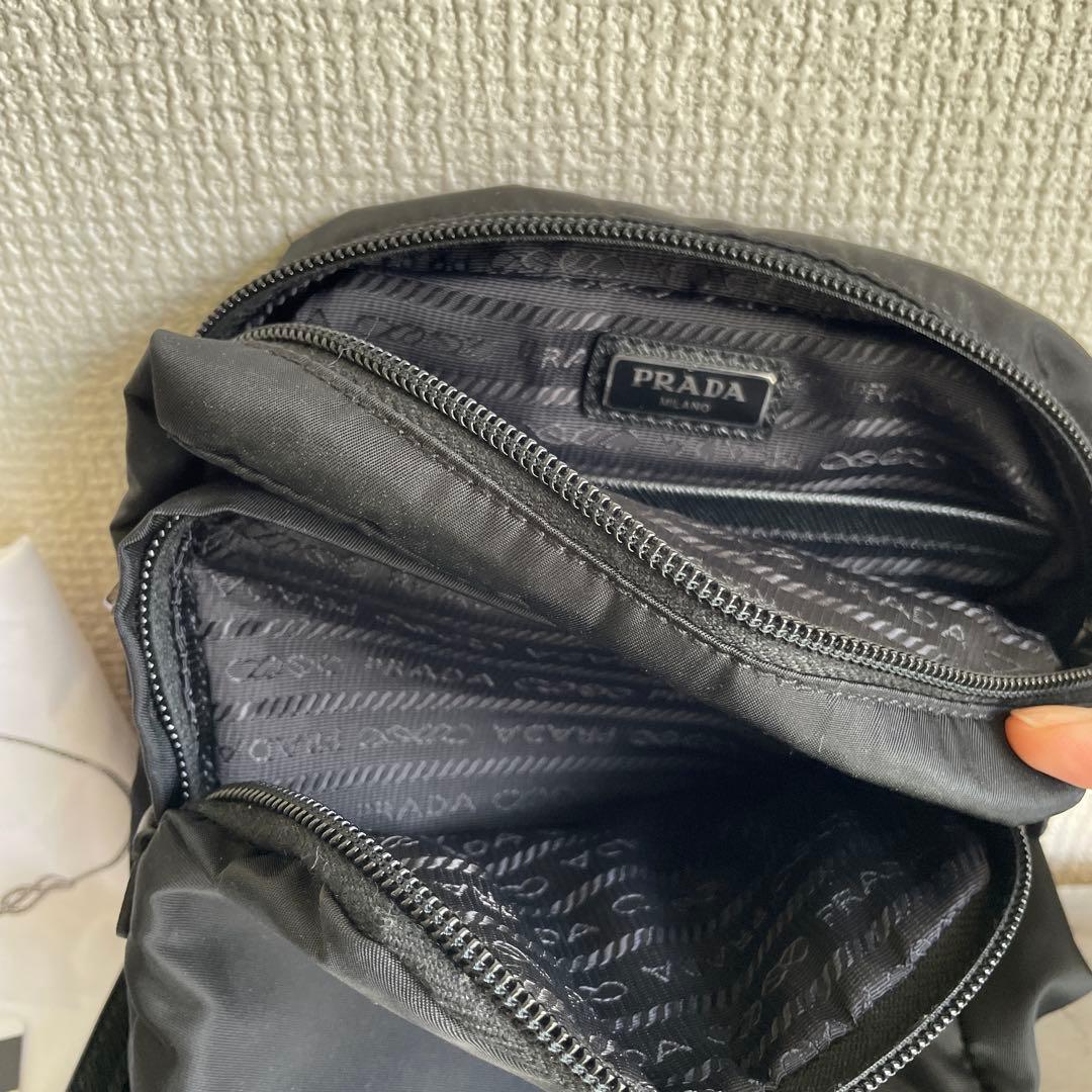 プラダ クラッチバッグ セカンドバッグ ポーチ ナイロン ロゴ 三角プレート