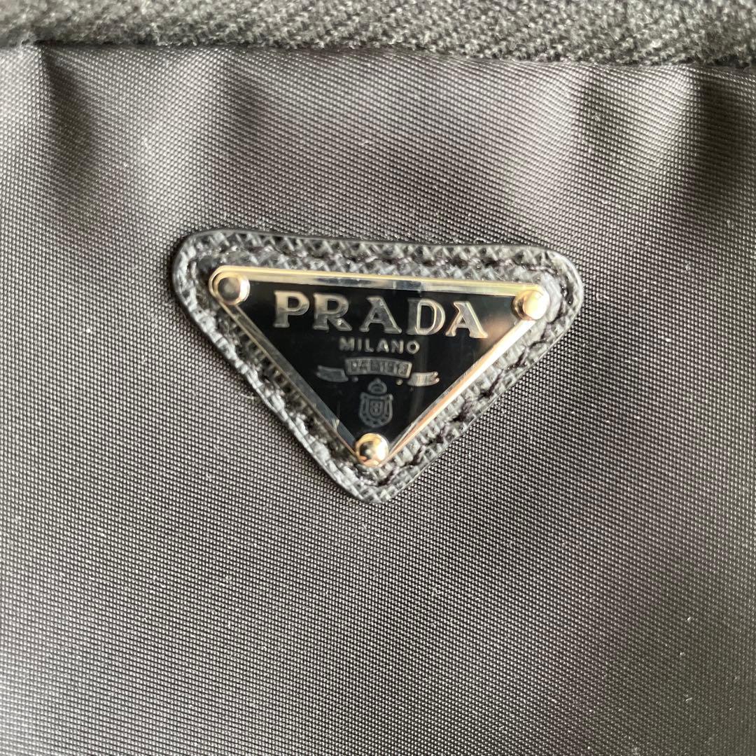 プラダ クラッチバッグ セカンドバッグ ポーチ ナイロン ロゴ 三角プレート