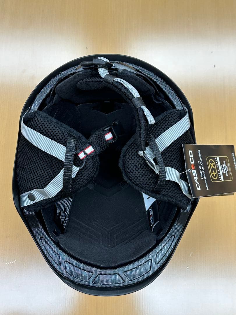 カスコCASCO　スキーヘルメット新品未使用Ｌサイズ