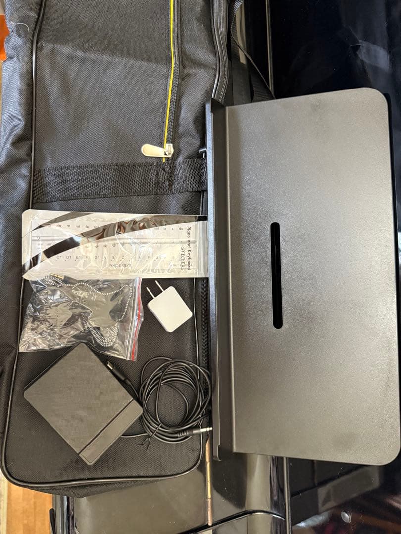 電子ピアノ 61鍵 ヘッドフォン・アダプター付き