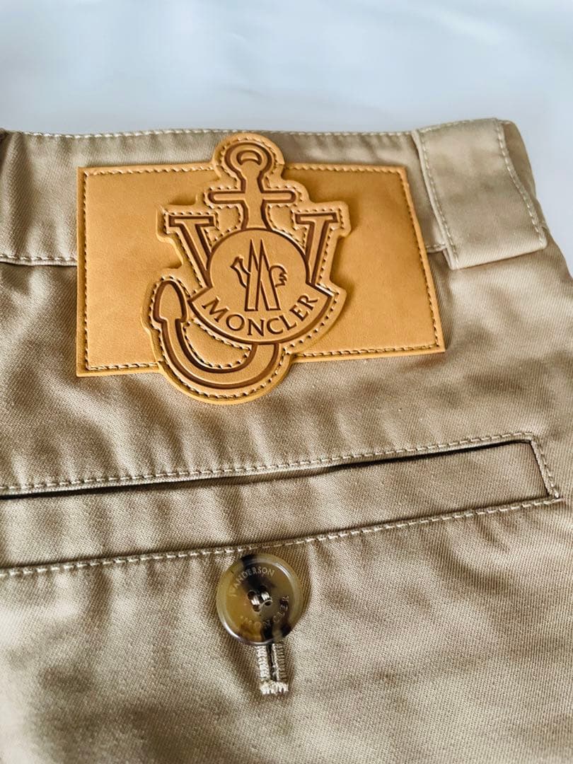 新品 モンクレール×JW ANDERSONマクラメフラワーショートパンツ S