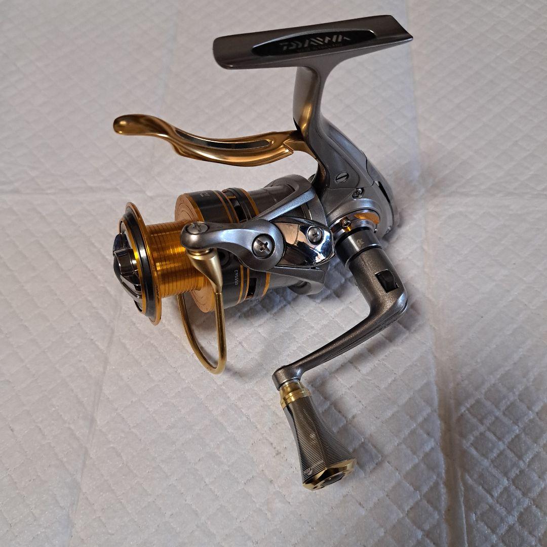 中古美品ダイワ　プレイソ3000HLBD スピニングリール シルバー/ゴールド