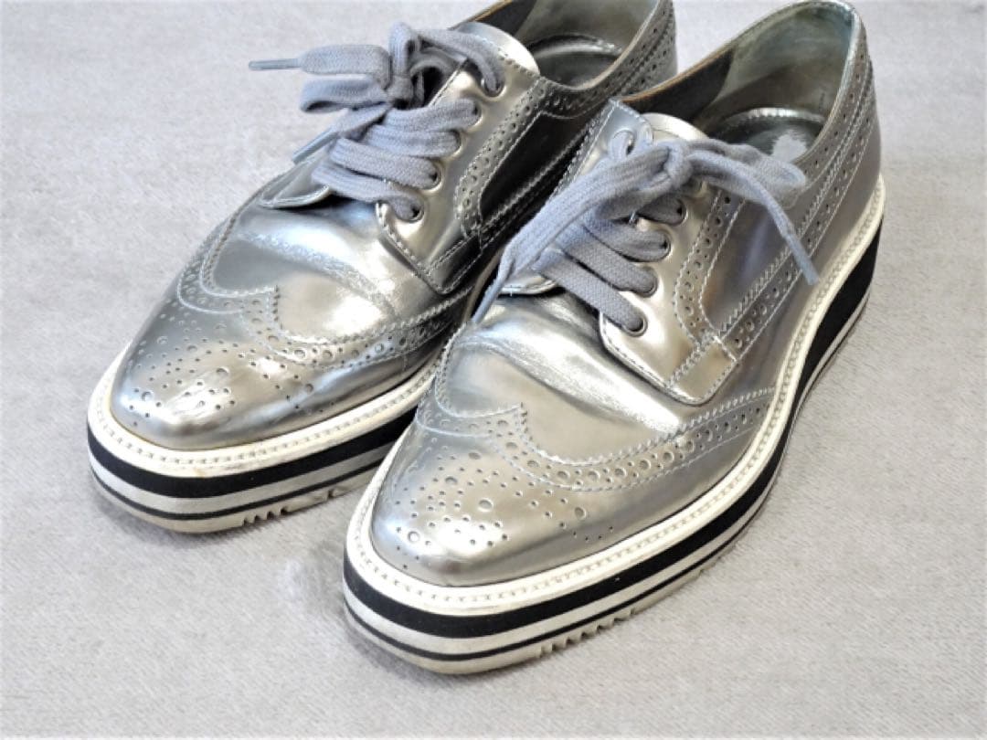 プラダ⭐︎シルバー 厚底 ウィングチップ　レースアップ レザーシューズ 361/2
