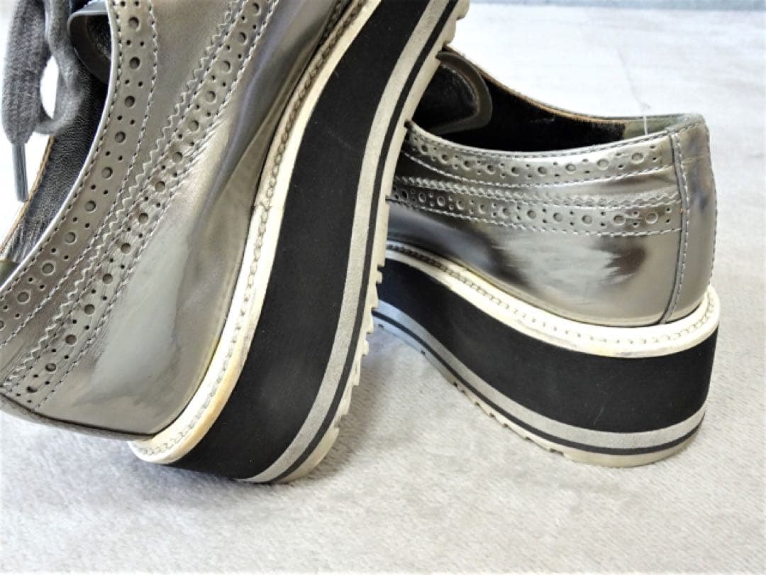 プラダ⭐︎シルバー 厚底 ウィングチップ　レースアップ レザーシューズ 361/2