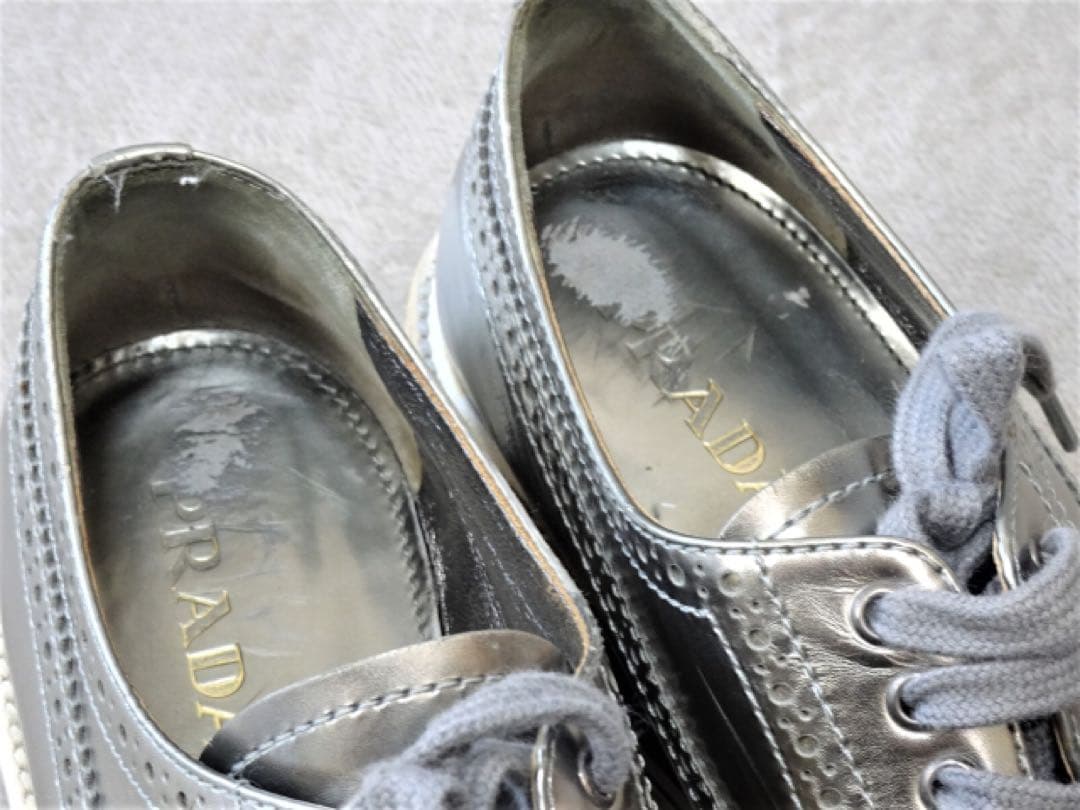 プラダ⭐︎シルバー 厚底 ウィングチップ　レースアップ レザーシューズ 361/2