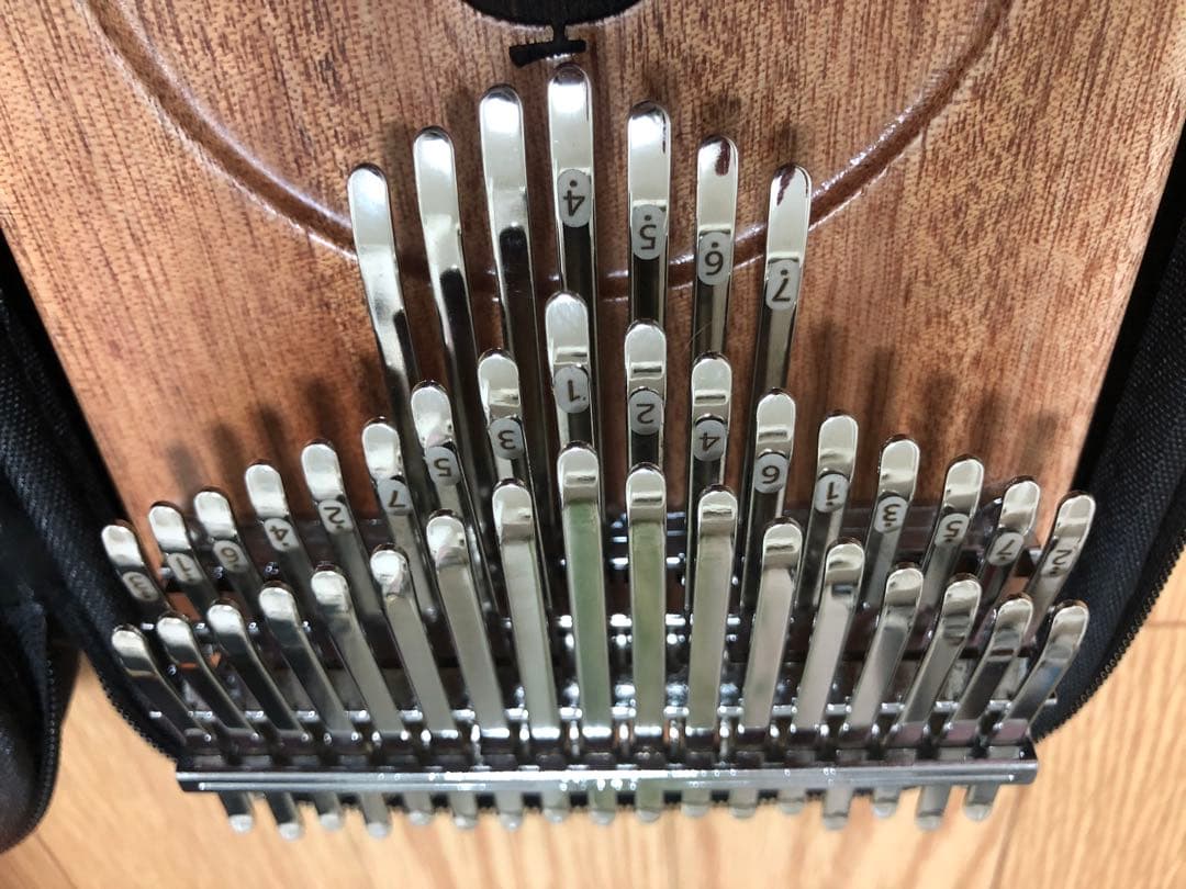 seeds 41キークロマティックカリンバ　ケース付新品