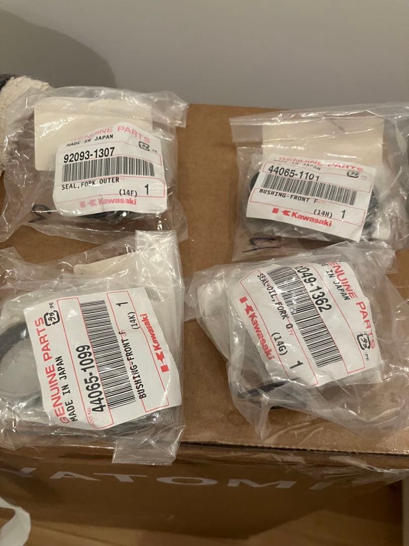 ksr50 フロントフォーク　新品シール類セット