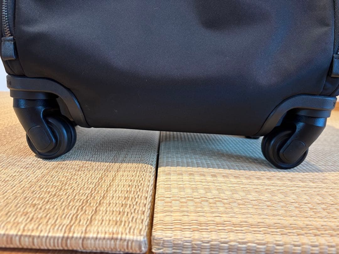 TUMI Voyageur 4輪キャスターキャリーバッグ