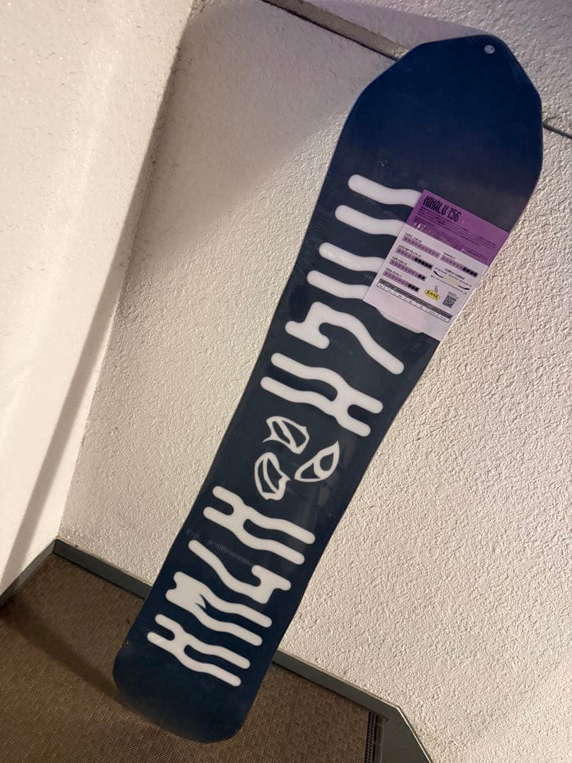 新品未使用KM4Kスノーボード24-25HIKALU156