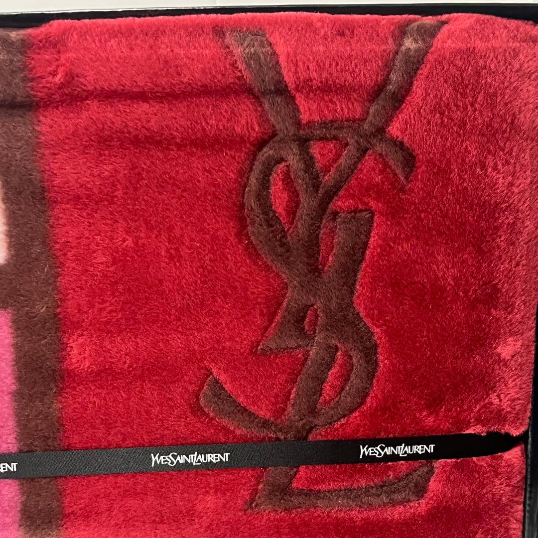 美品未使用　イヴサンローラン　文字ロゴハーフケット　140×100cm