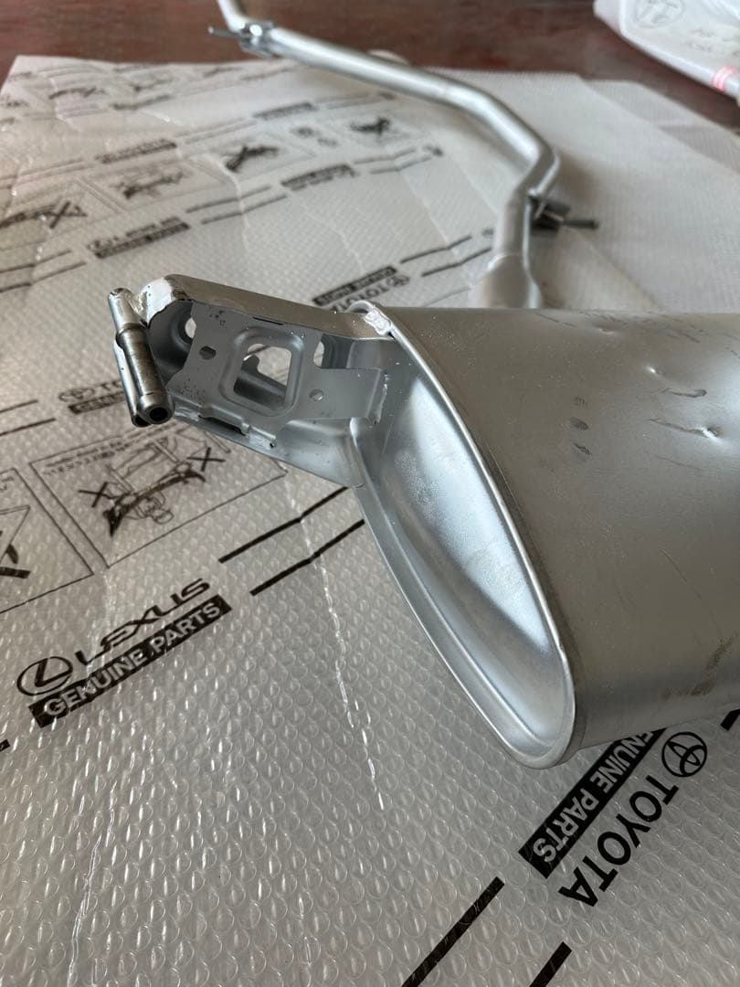 トヨタ50プリウス 純正マフラー