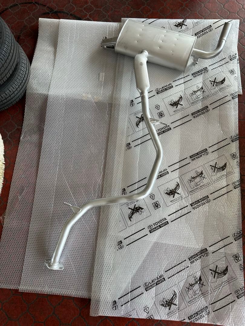 トヨタ50プリウス 純正マフラー