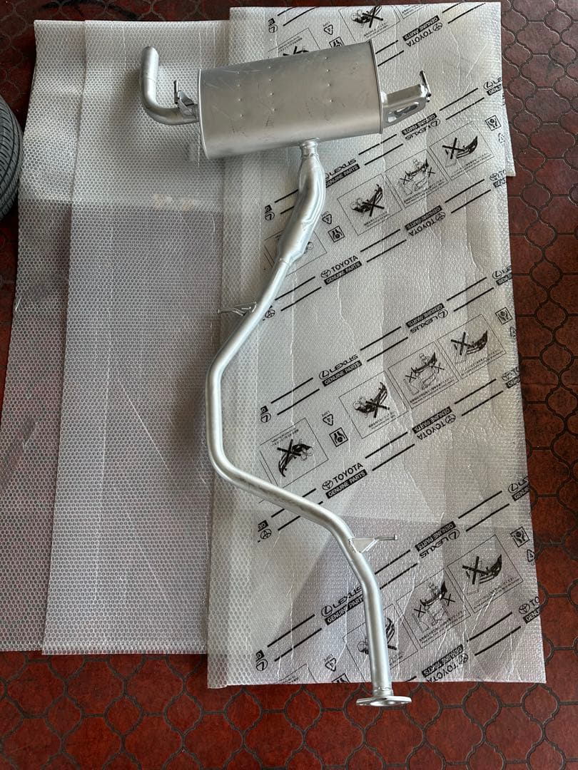 トヨタ50プリウス 純正マフラー