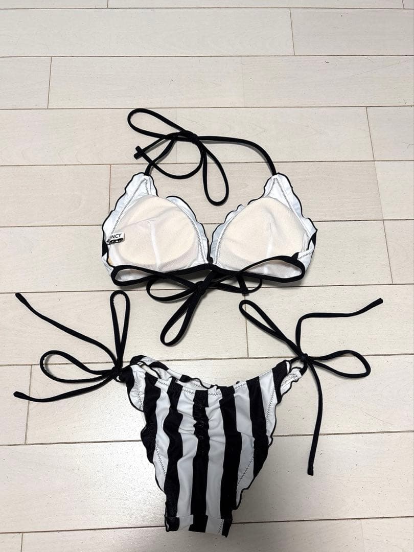 ALENCY アレンシー ストライプビキニ ブラック 水着