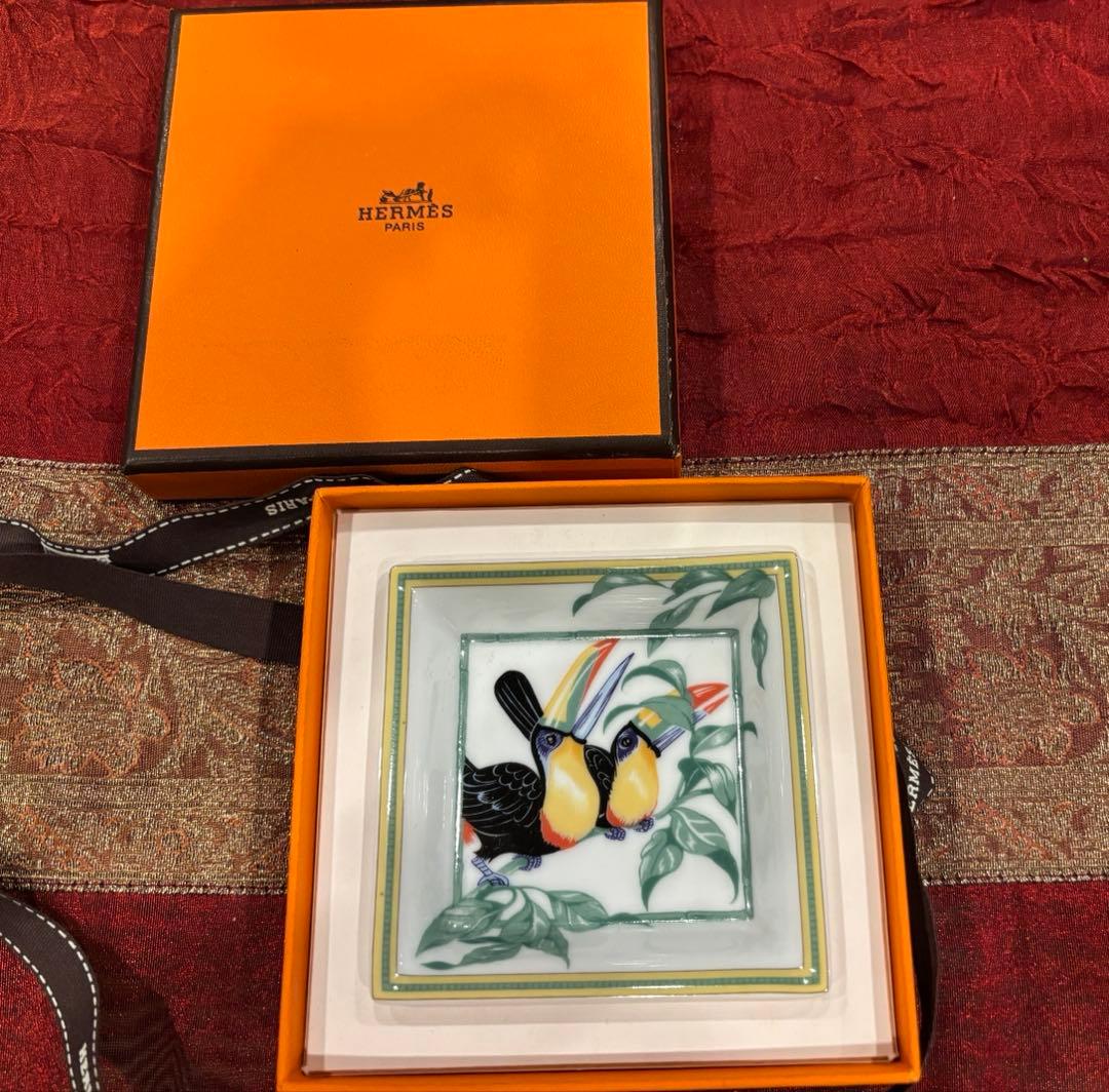新品　HERMES エルメス　トゥカン　スクエアプレート