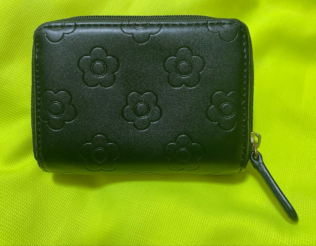 MARY QUANT　デイジーアウトラインパターン2 ミニウォレット（ブラック）