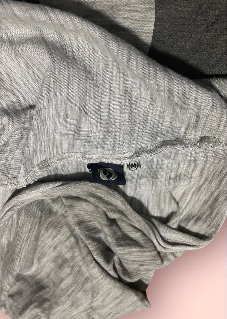 サルセーション \"V\" Neck T-shirt SALSATION