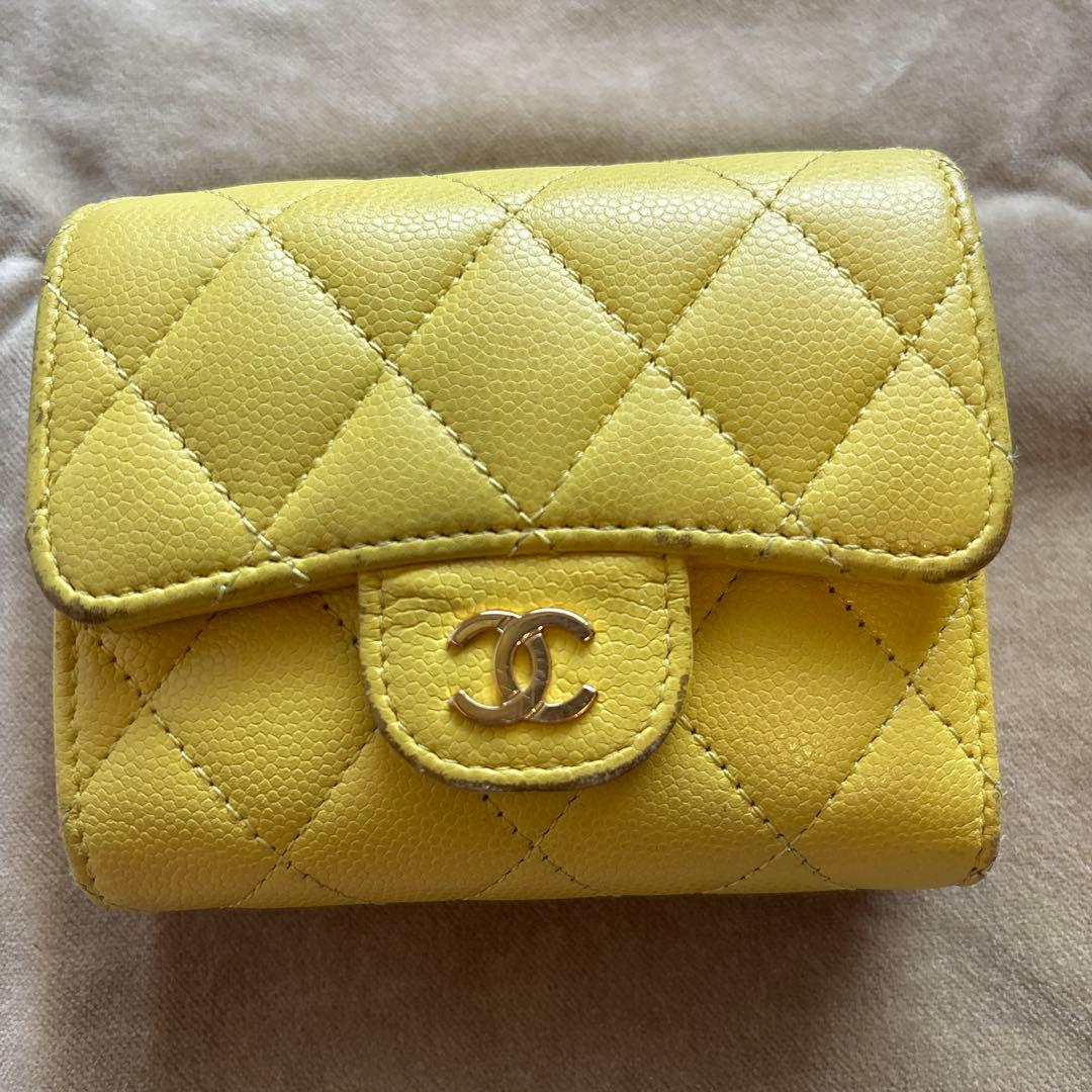 CHANEL マトラッセ　キャビアスキン　三つ折り財布　イエロー