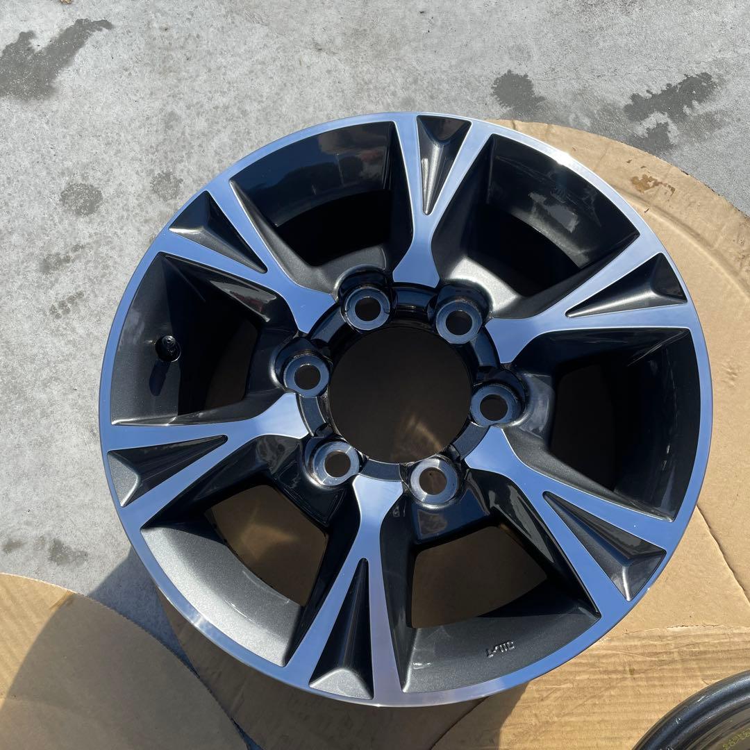 ハイエース　純正アルミホイール4本　新車外し