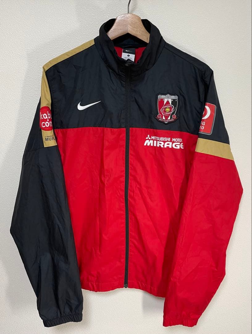 【良品】希少 浦和レッズ 正規品 ピステ ウィンドブレーカー L