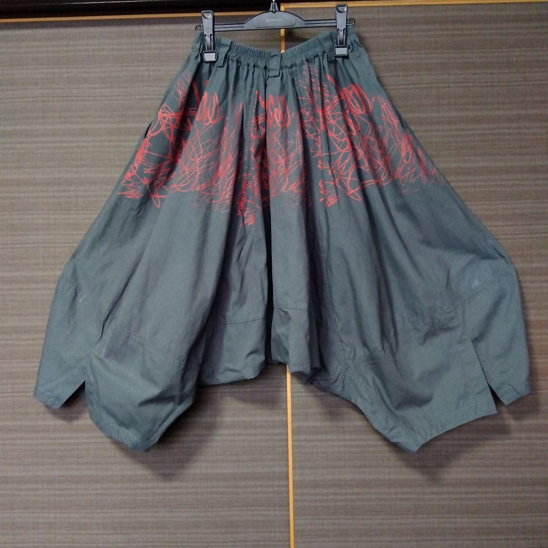 ✿もゆる✿センソユニコ✿ サルエルパンツ 赤い模様