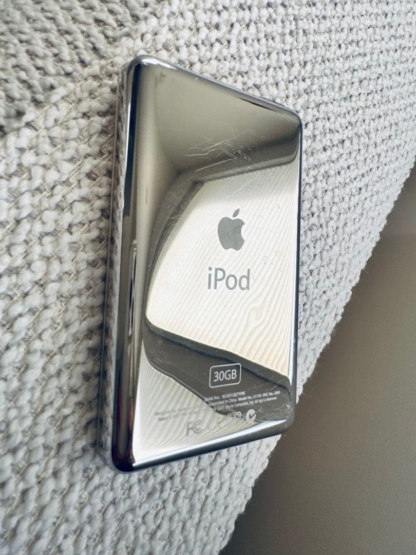 美品 iPod Classic 5世代 MJ003 30GB新品バッテリー