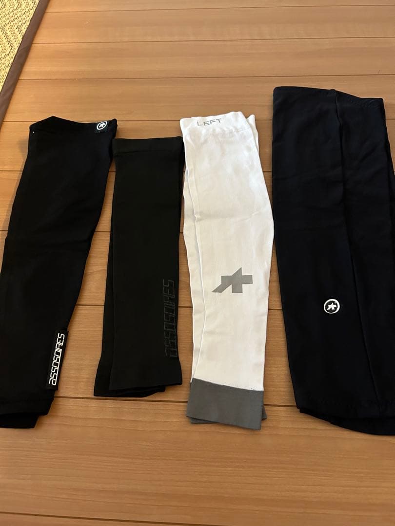 アソス　サイクリング用アームウォーマー 、ニーウォーマー4点セット