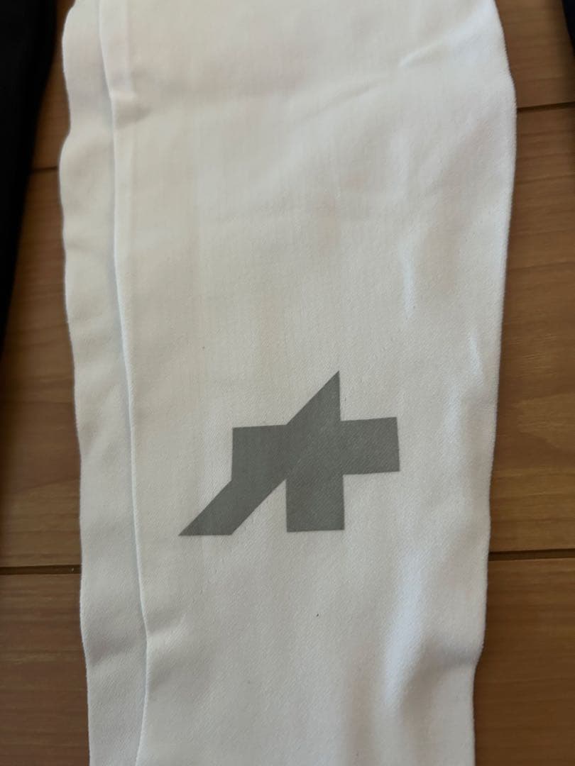 アソス　サイクリング用アームウォーマー 、ニーウォーマー4点セット