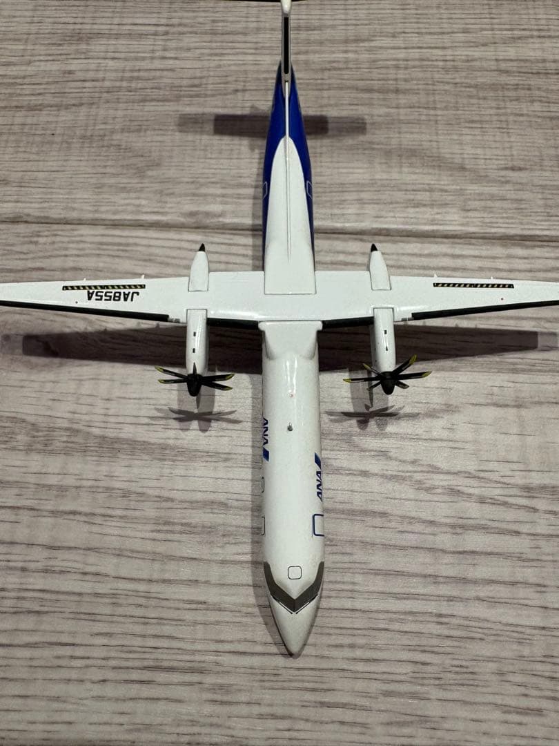 Q400 スケールモデル　1/200 DHC-8-400 ANA WINGS