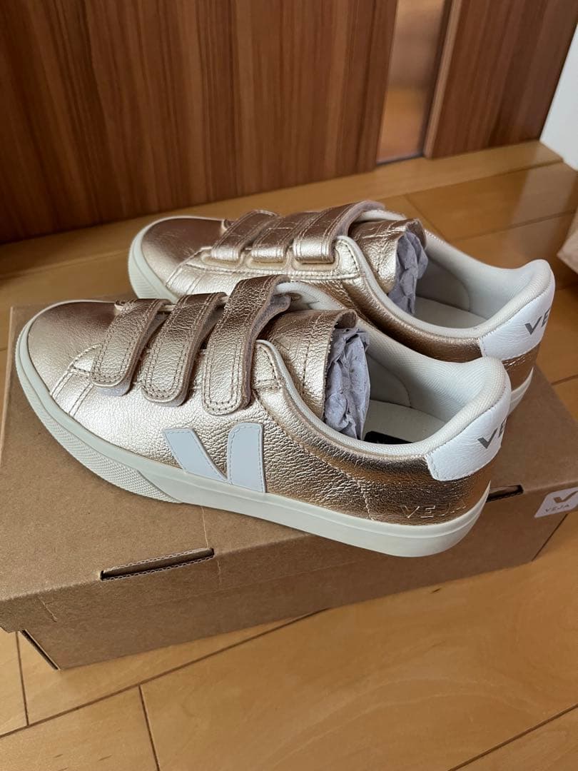 VEJA ゴールド RECIFE LEATHER スニーカー