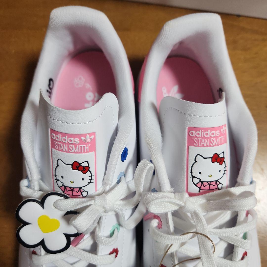 新品◯アディダス◯ハローキティ×アディダス オリジナルス スタンスミス ２４cm