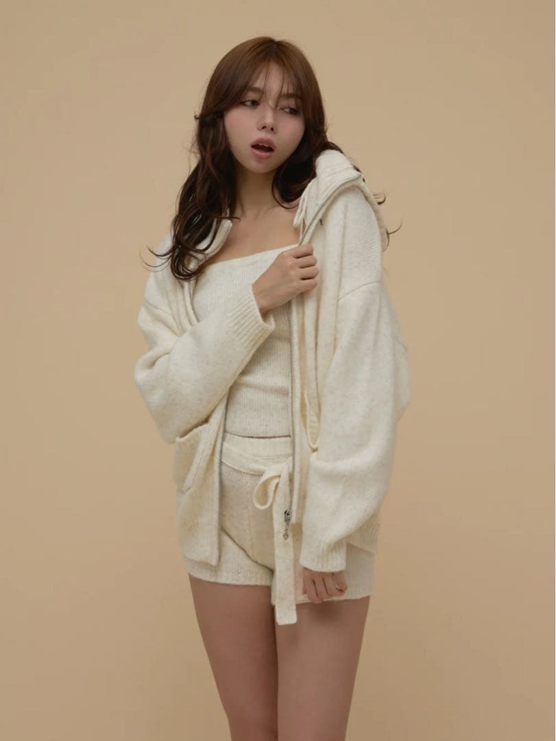 ☘️最安値☘️新品未使用☘️ Bruna hood set up andmary