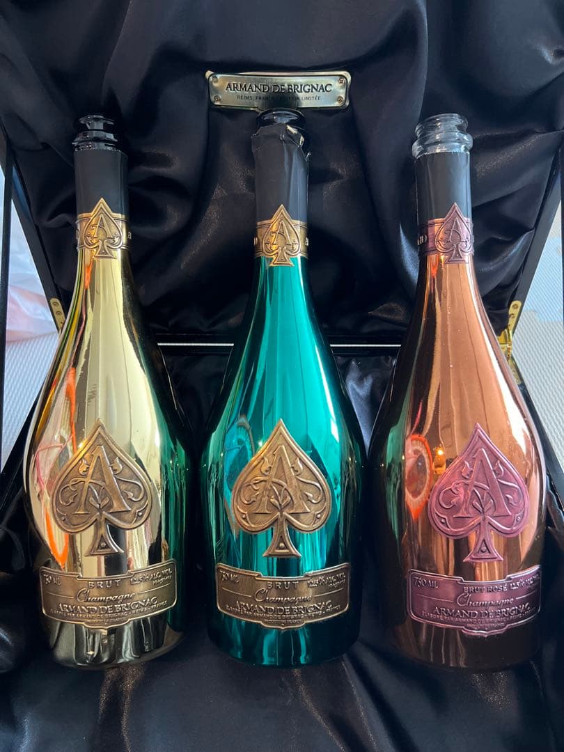 アルマンド　アタッシュケース　空瓶3本入り