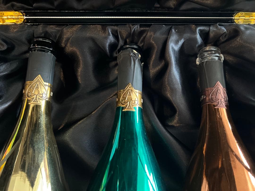 アルマンド　アタッシュケース　空瓶3本入り