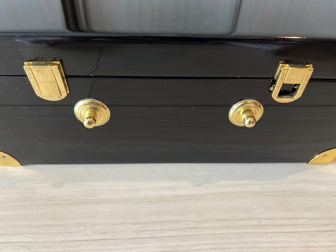 アルマンド　アタッシュケース　空瓶3本入り