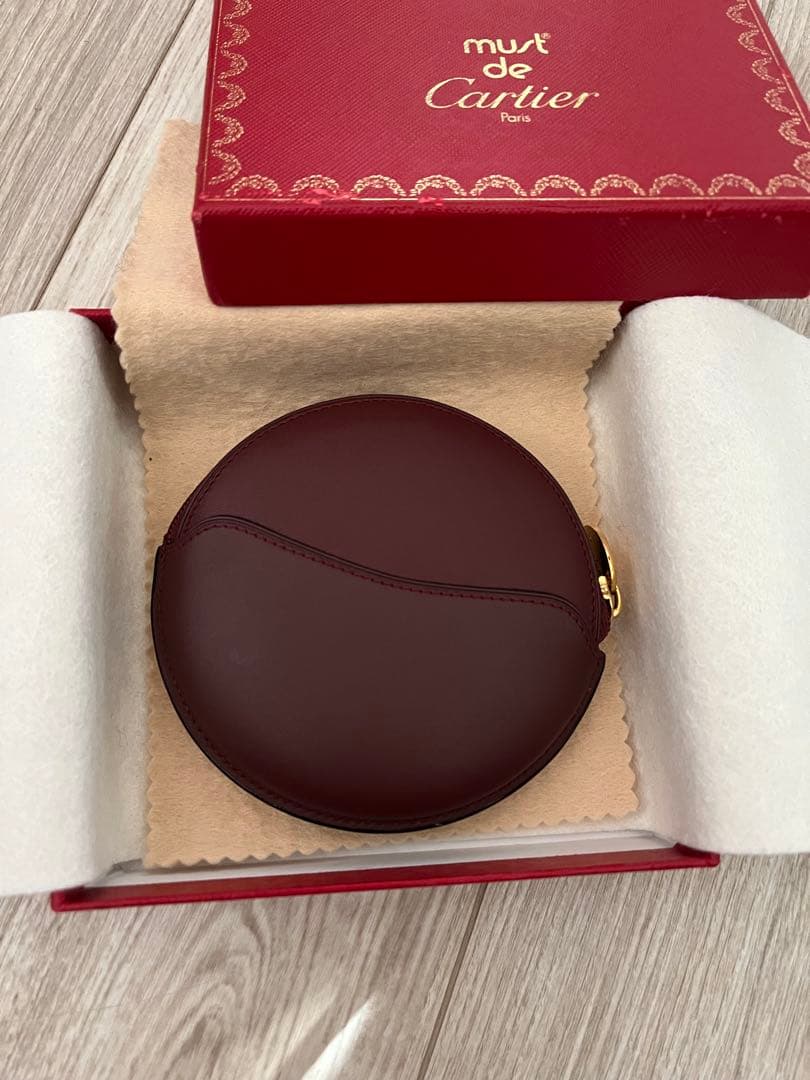 Cartier バーガンディ ケース