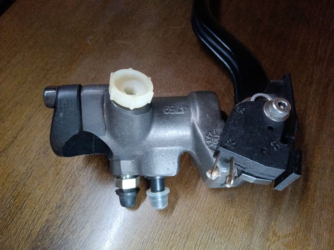 Brembo ラジアル ブレーキマスターシリンダー 19×18 美品