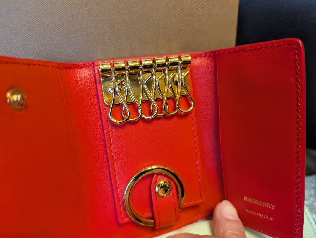 未使用 BURBERRY レザーキーケース レッド