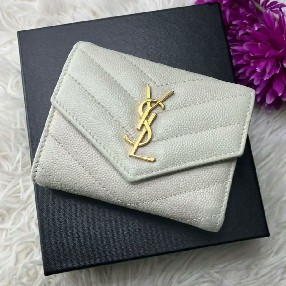 【大人気】サンローラン 財布 YSL キャビアスキン ホワイト コンパクト