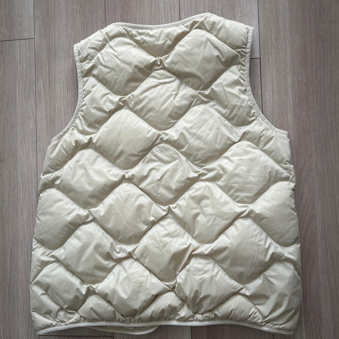 ユニクロ　コントワーデコトニエ　ウルトラライトダウンベスト　31ベージュSサイズ