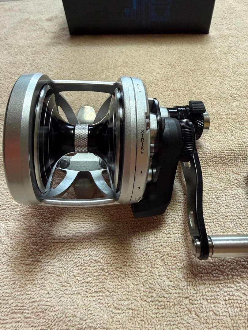 リール PENN FATHOM II 25NLD2