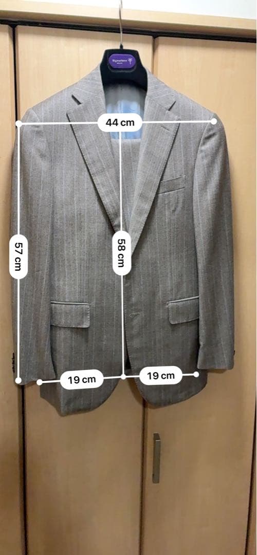 り*ん様 CORNELIANI ストライプスーツ ベージュジャケットとパンツ