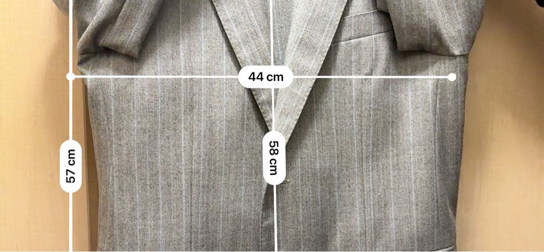 り*ん様 CORNELIANI ストライプスーツ ベージュジャケットとパンツ