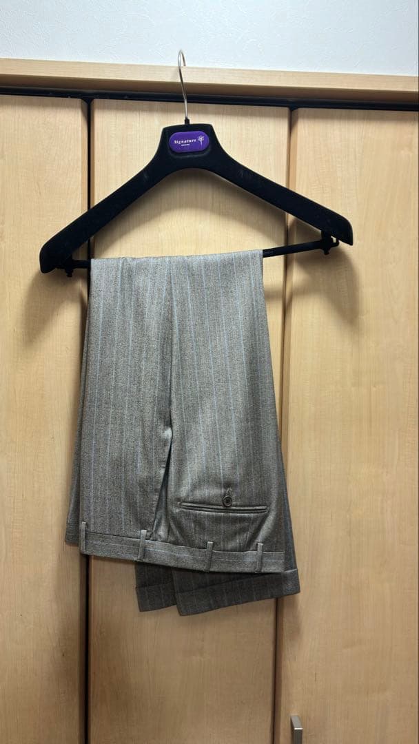 り*ん様 CORNELIANI ストライプスーツ ベージュジャケットとパンツ