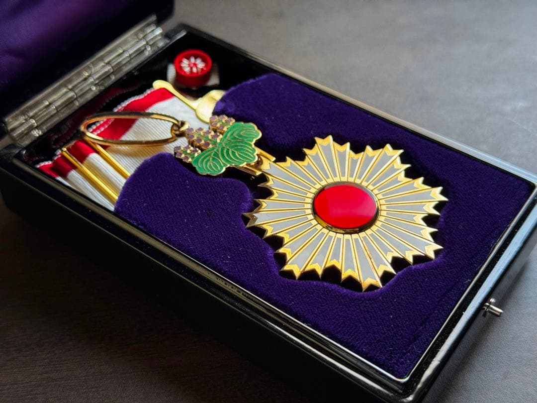 勲三等旭日中綬章 美品
