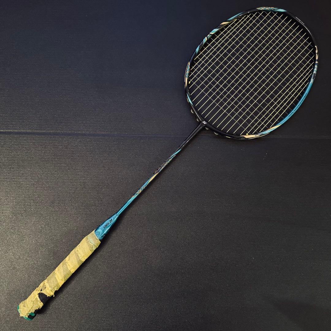 ヨネックス アストロクス88S PRO バドミントンラケット