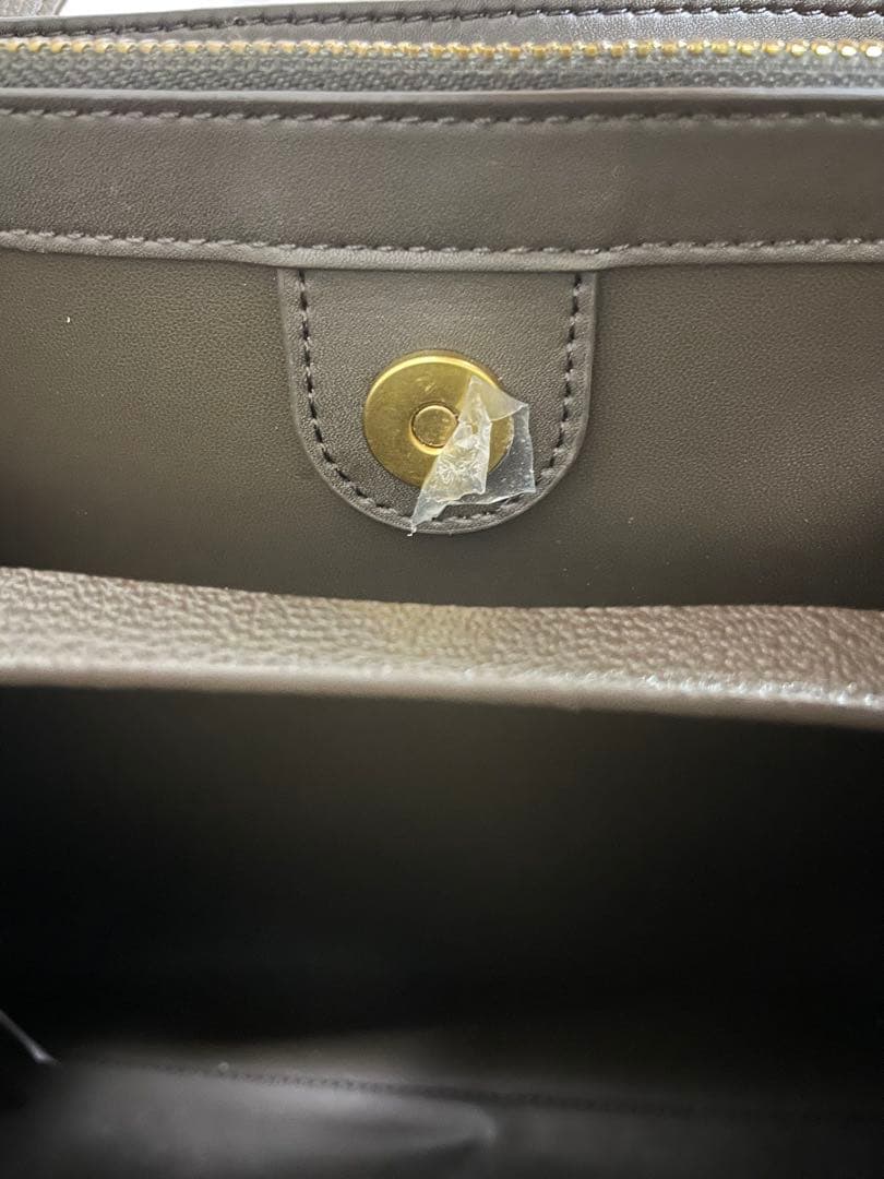 【最終価格】CHARLES & KEITH ダークモス トートバッグ